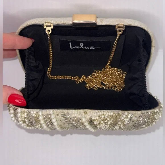 Lulu’s Elegant Beaded Clutch w/ Gold Chain (worn once) - Picture 5 of 7